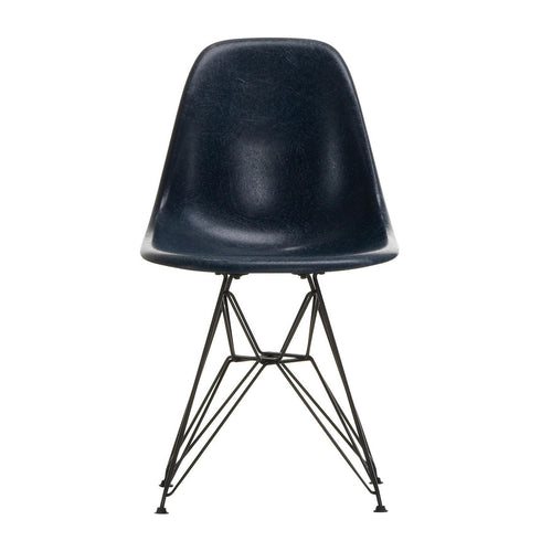 Cadeira Eames DSR em Fibra de Vidro / Base Preta